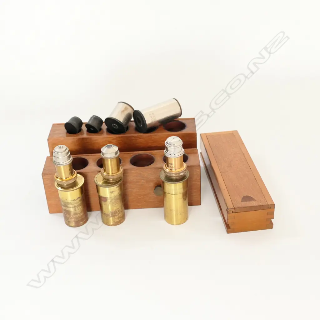 LEITZ, WETLER BRASS COMPOUND MONOCULAR MICROSCOPE No.94662, w TRIPLE HEAD, VARIOUS LENSES, IN BOX Image 1++